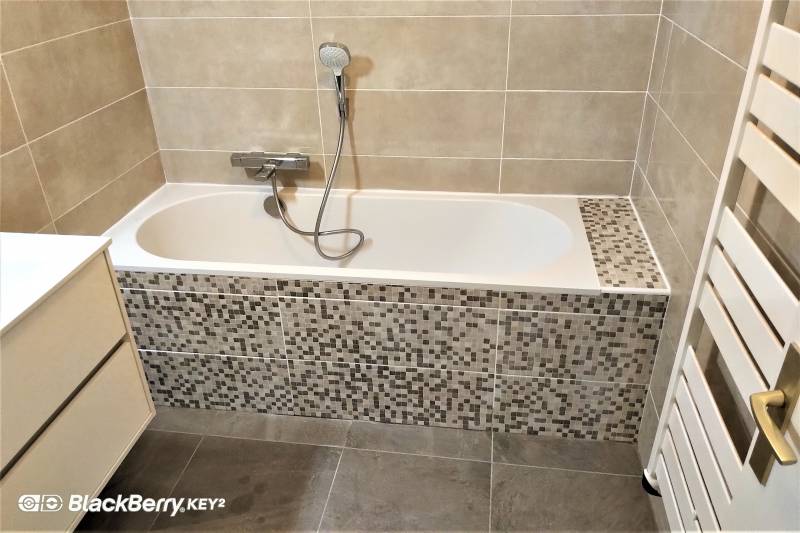 baignoire avec tablier faïencé