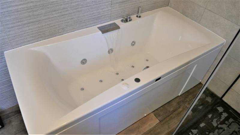baignoire balnéo